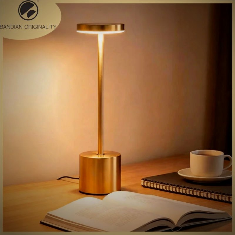 Lumae Astor table lamp